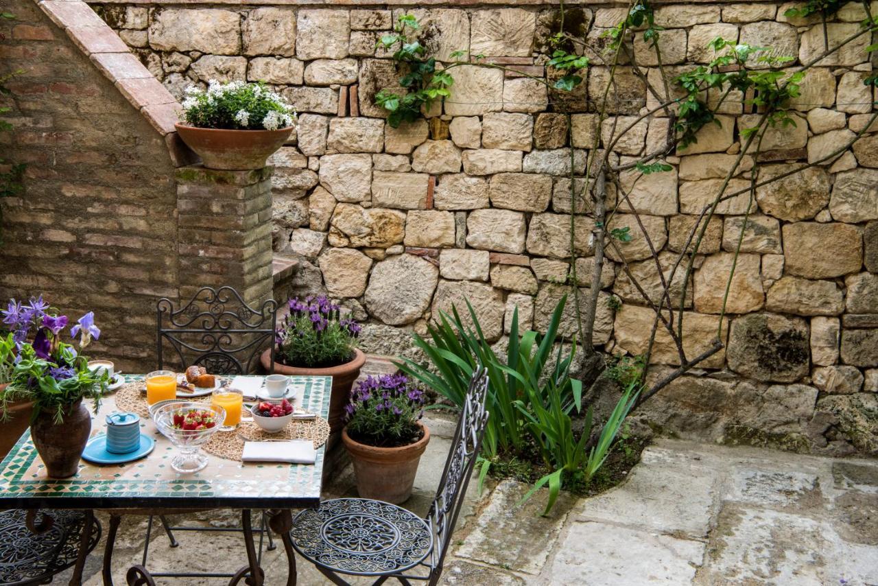Borgo Pignano Tuscany Exterior photo