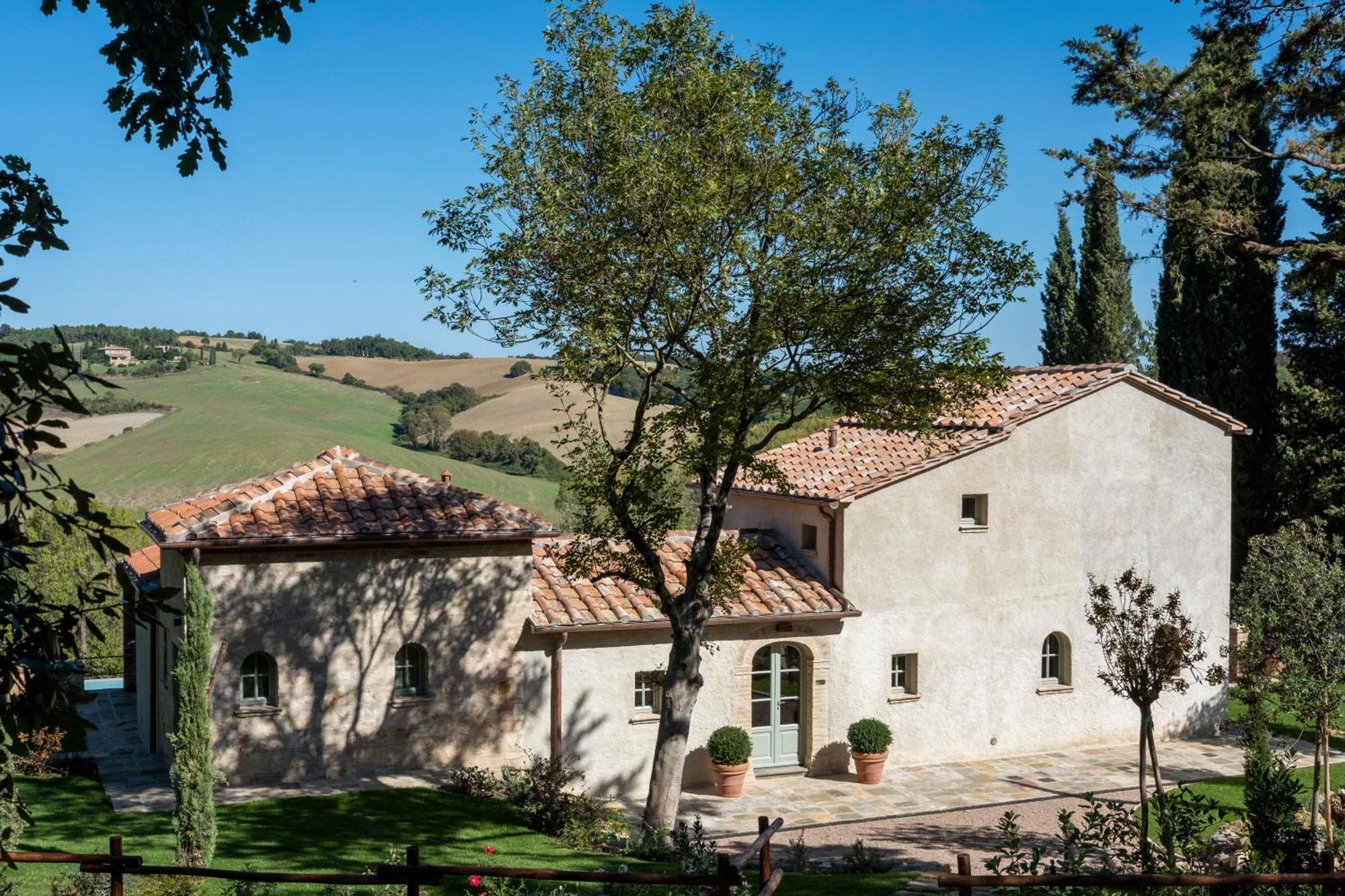 Borgo Pignano Tuscany Exterior photo