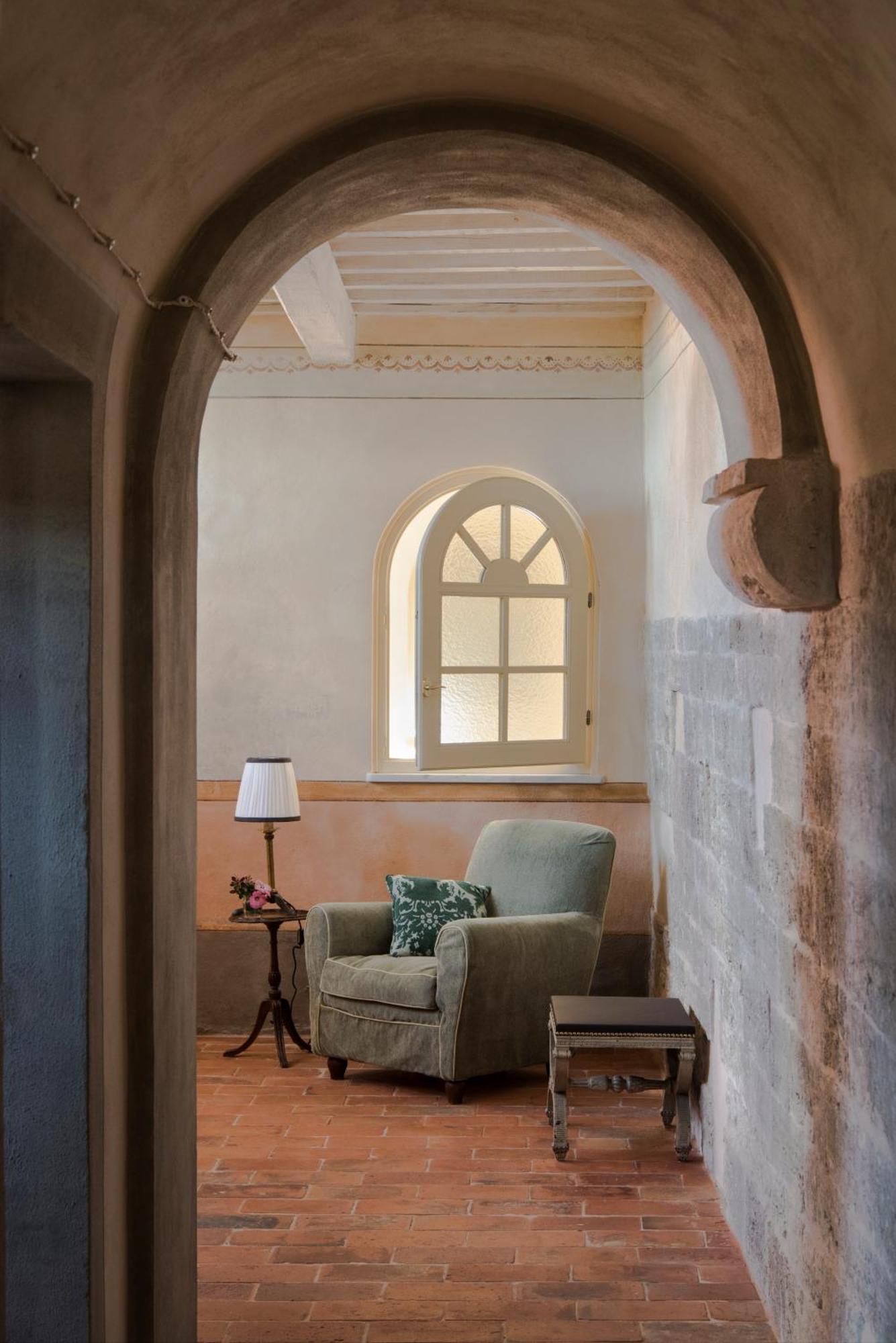 Borgo Pignano Tuscany Exterior photo