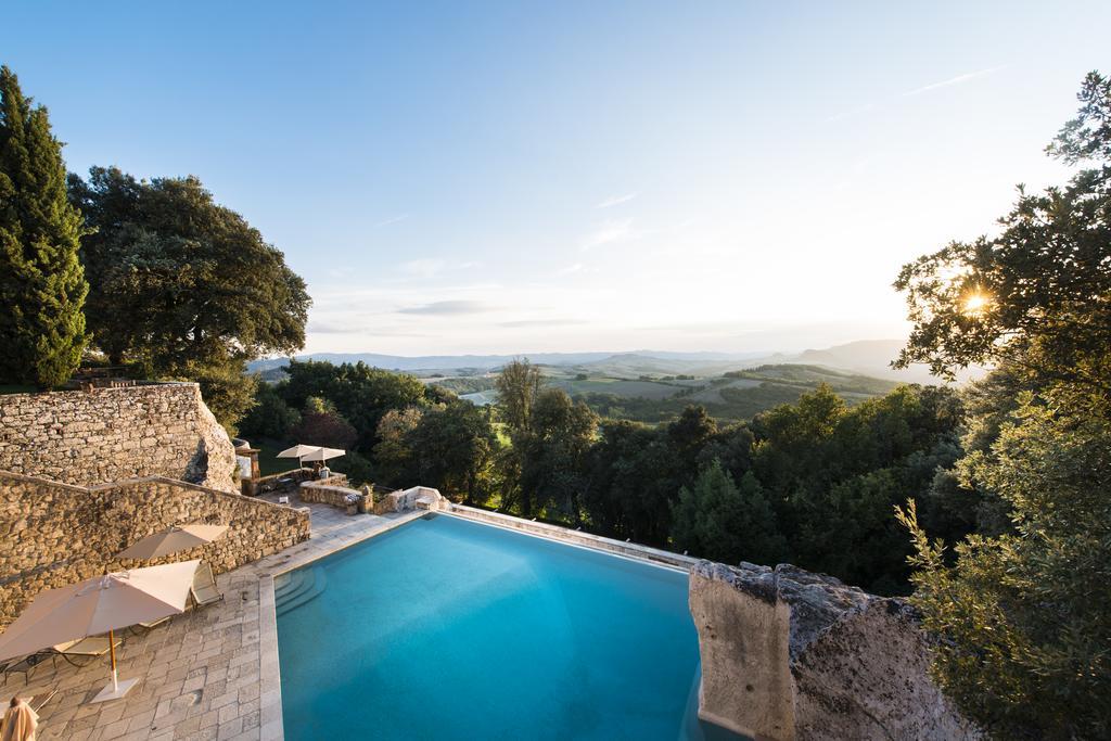 Borgo Pignano Tuscany Exterior photo
