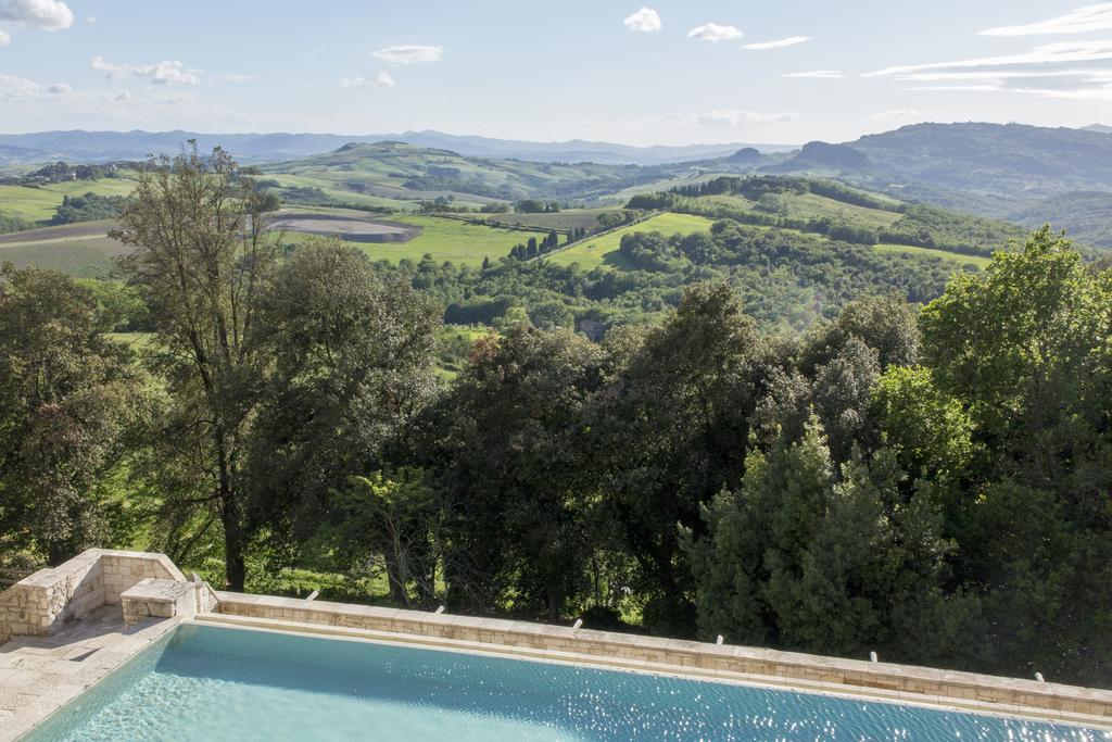 Borgo Pignano Tuscany Exterior photo