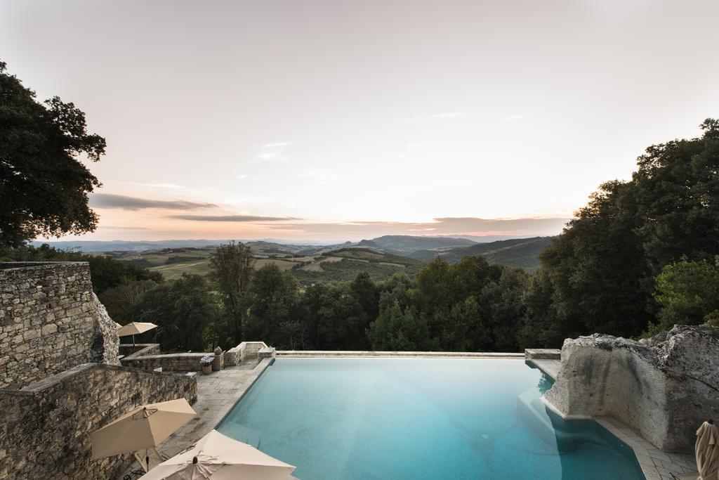 Borgo Pignano Tuscany Exterior photo